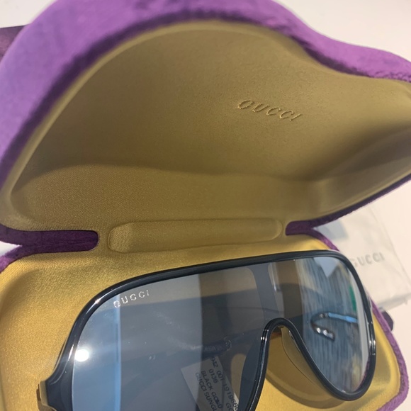 ****SOLD**** NEW GUCCI 55MM Shield Sunglasses - Picture 5 of 6